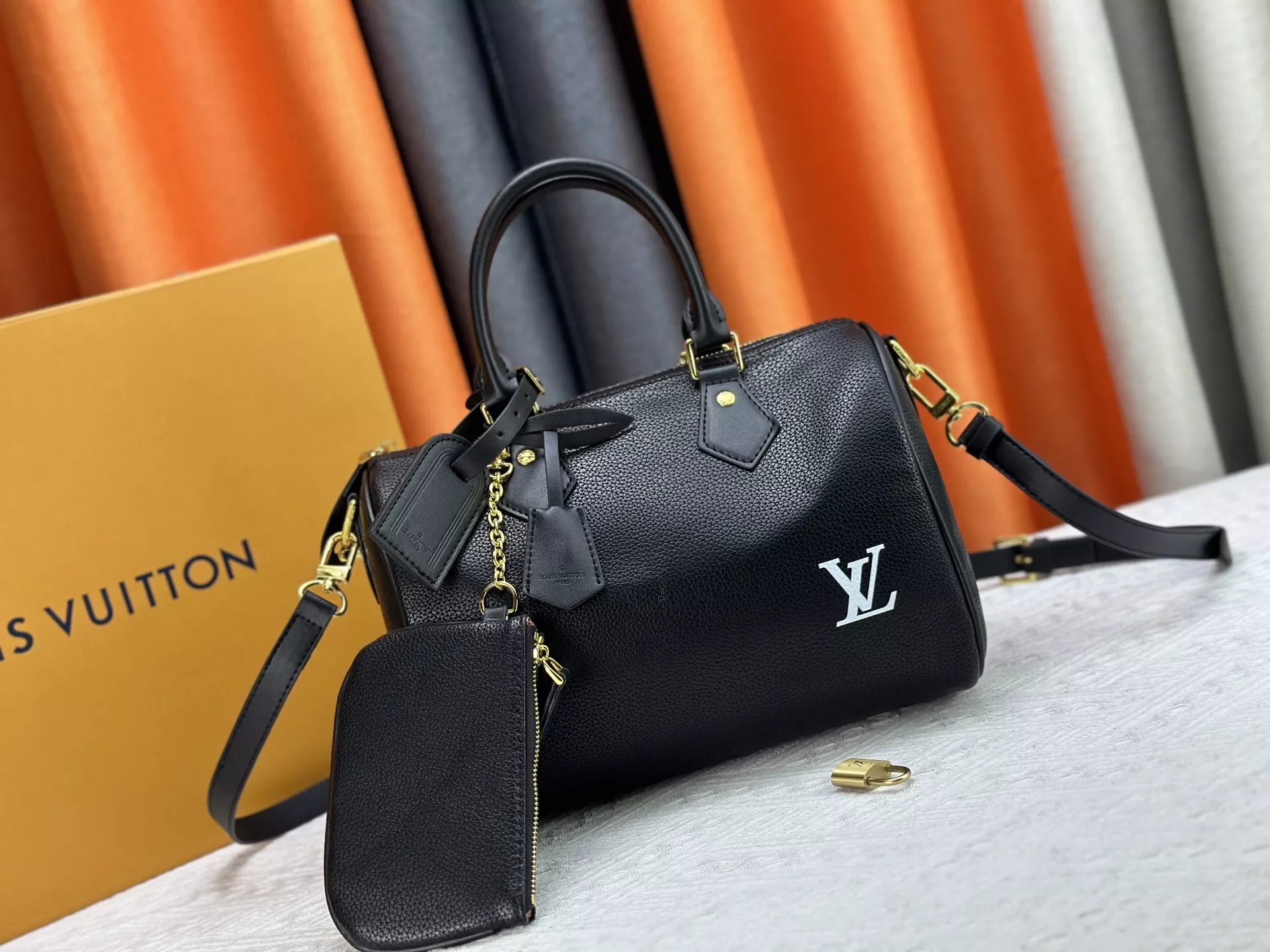 Louis Vuitton AAA Quality Handbags For Women Trendy 9762