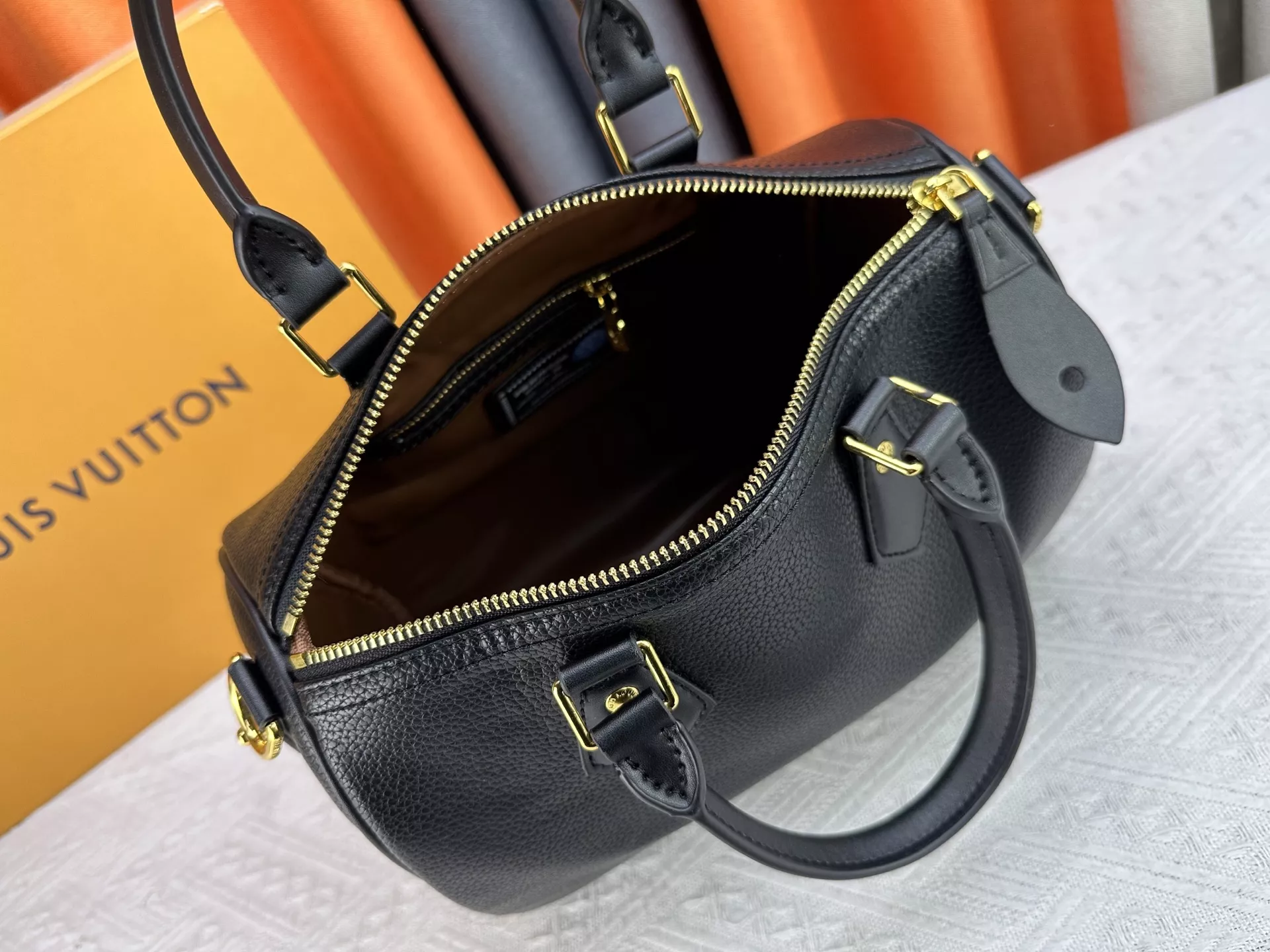 Louis Vuitton AAA Quality Handbags For Women Trendy 9762