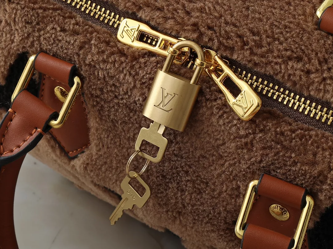 Louis Vuitton AAA Quality Handbags For Women Unique 4642