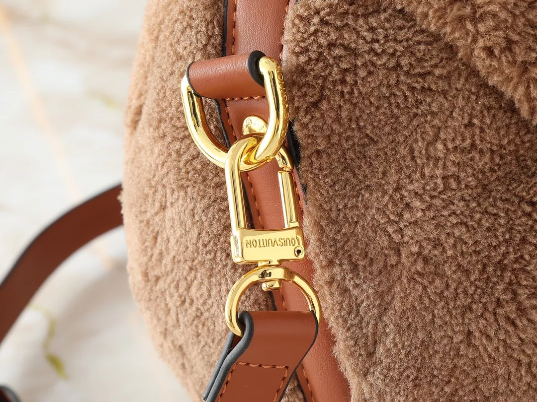 Louis Vuitton AAA Quality Handbags For Women Unique 4642