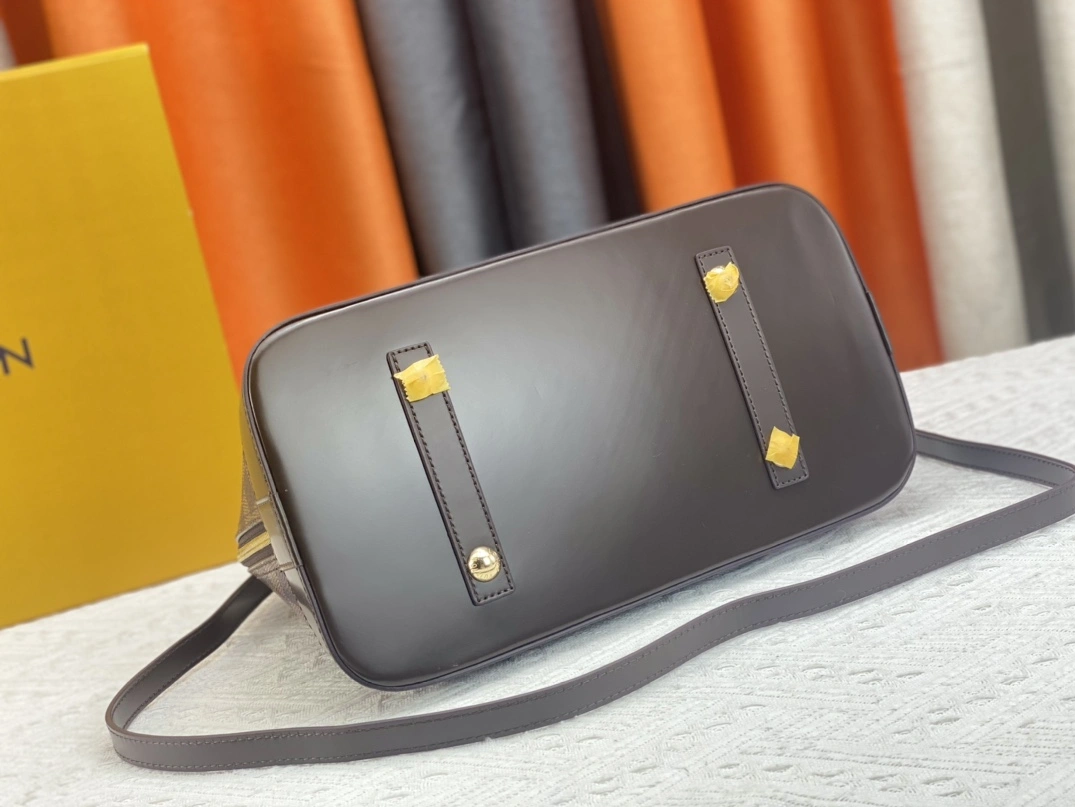 Louis Vuitton AAA Quality Handbags For Women Unique 5105