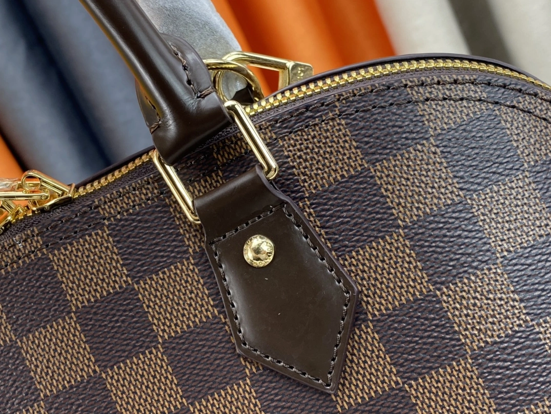 Louis Vuitton AAA Quality Handbags For Women Unique 5105