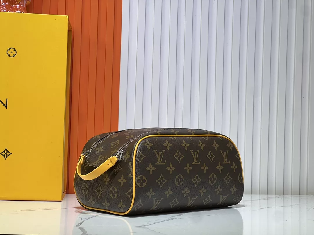 Louis Vuitton AAA Quality Handbags For Women Unique 6374