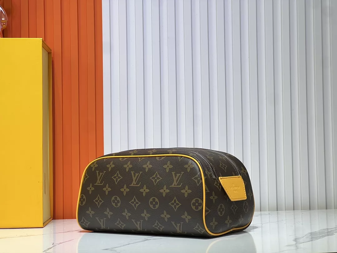 Louis Vuitton AAA Quality Handbags For Women Unique 6374
