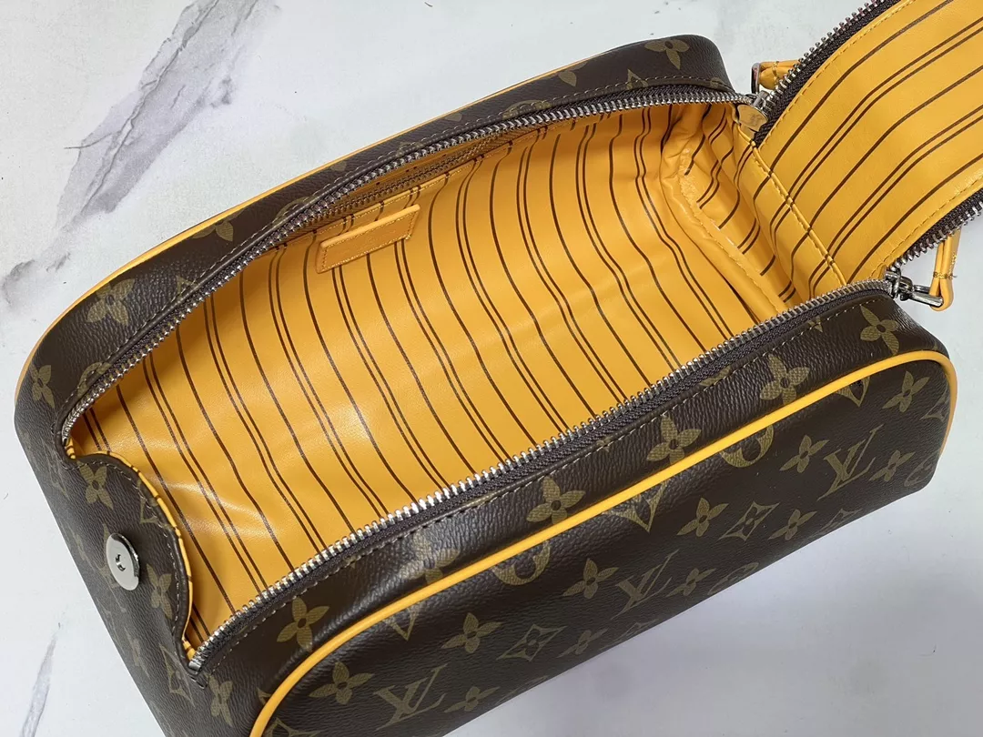 Louis Vuitton AAA Quality Handbags For Women Unique 6374