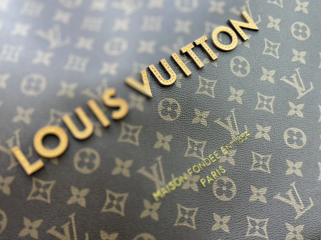 Louis Vuitton AAA Quality Handbags For Women Unique 943
