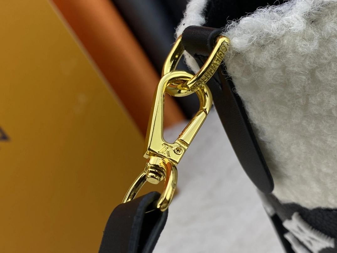 Louis Vuitton AAA Quality Handbags For Women UrbanStyle 5110
