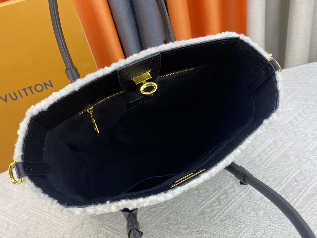 Louis Vuitton AAA Quality Handbags For Women UrbanStyle 5110