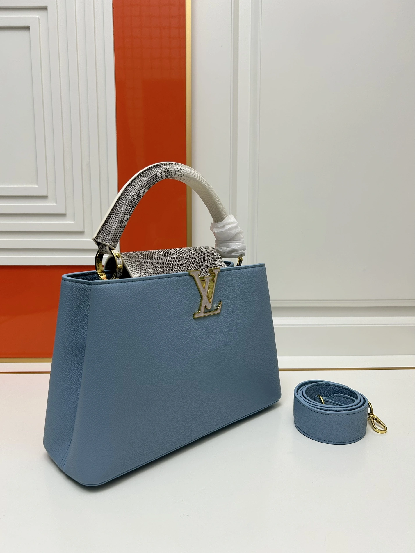 Louis Vuitton AAA Quality Handbags For Women Versatile 3896