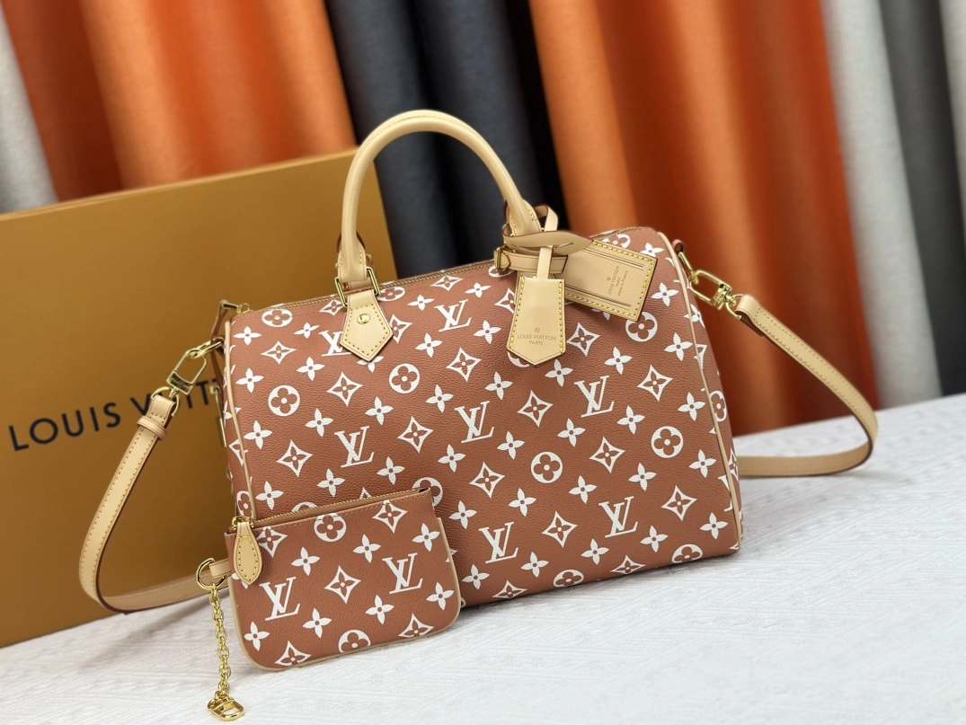 Louis Vuitton AAA Quality Handbags For Women Versatile 5332