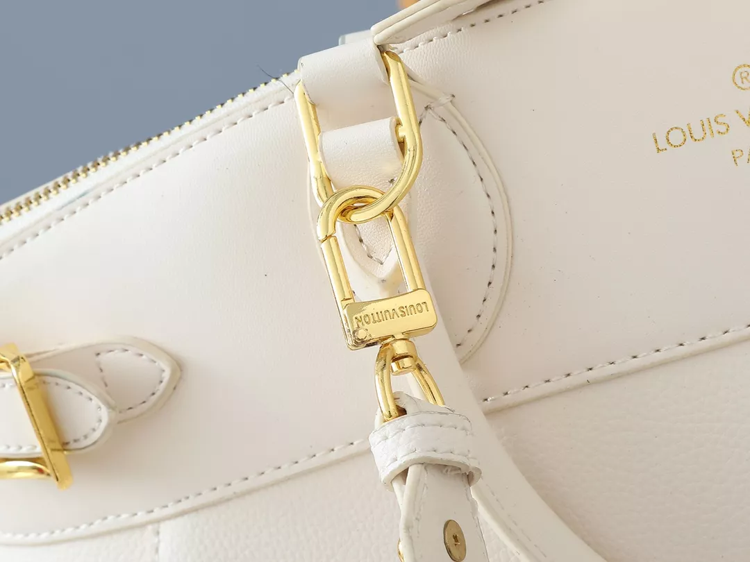 Louis Vuitton AAA Quality Handbags For Women Versatile 728