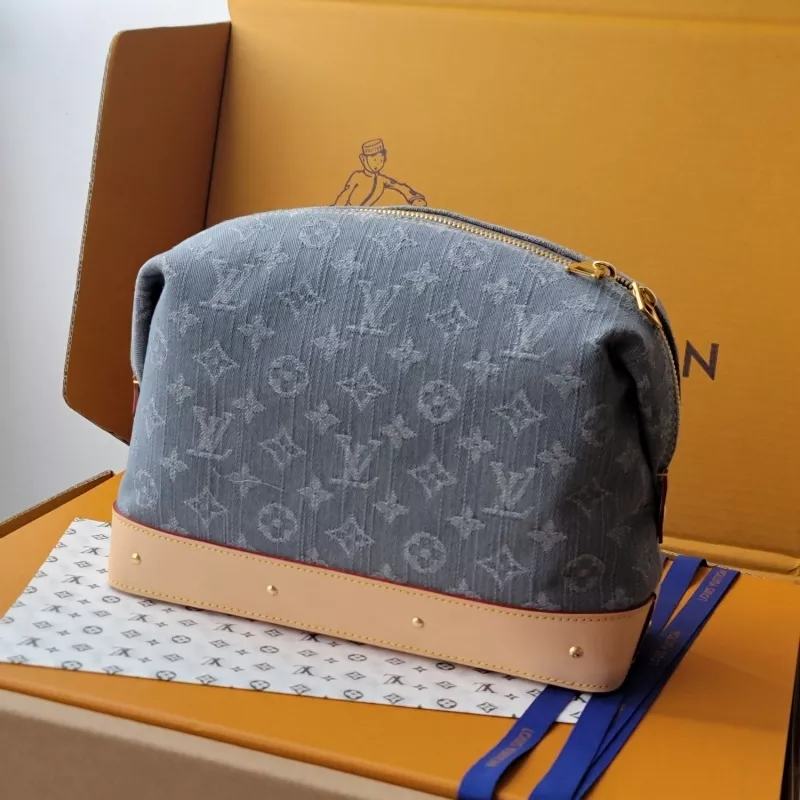 Louis Vuitton AAA Quality Handbags For Women Vibrant 1238