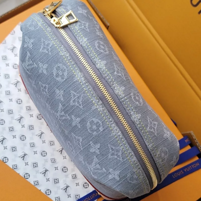 Louis Vuitton AAA Quality Handbags For Women Vibrant 1238