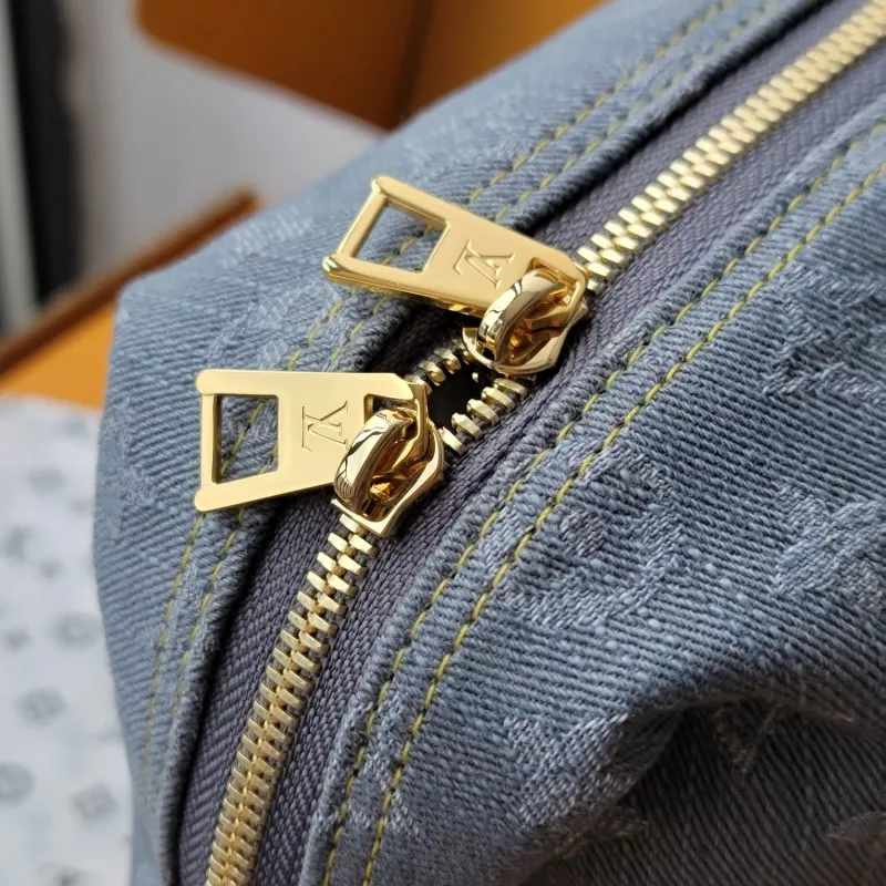 Louis Vuitton AAA Quality Handbags For Women Vibrant 1238