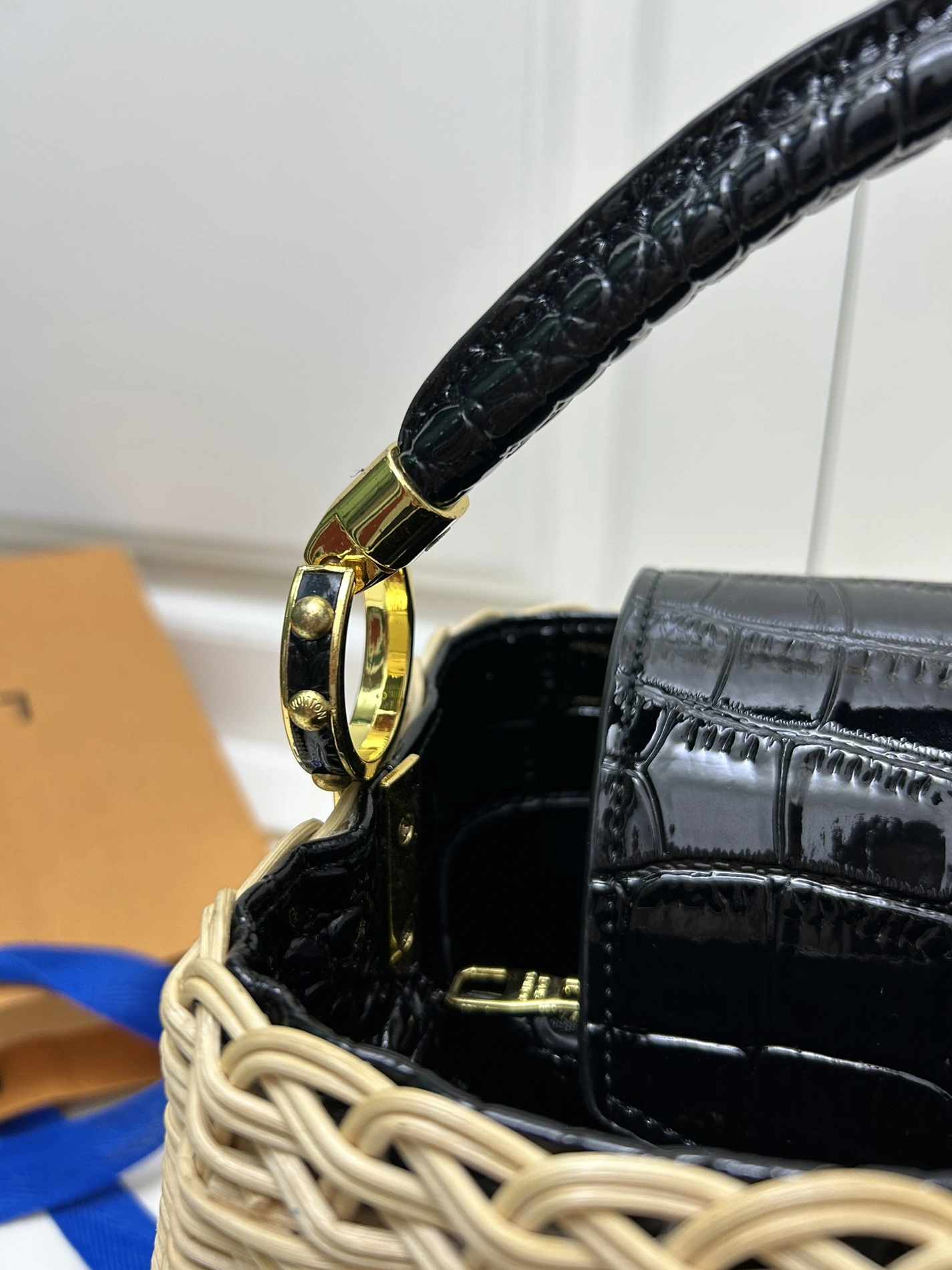 Louis Vuitton AAA Quality Handbags For Women Vibrant 4449
