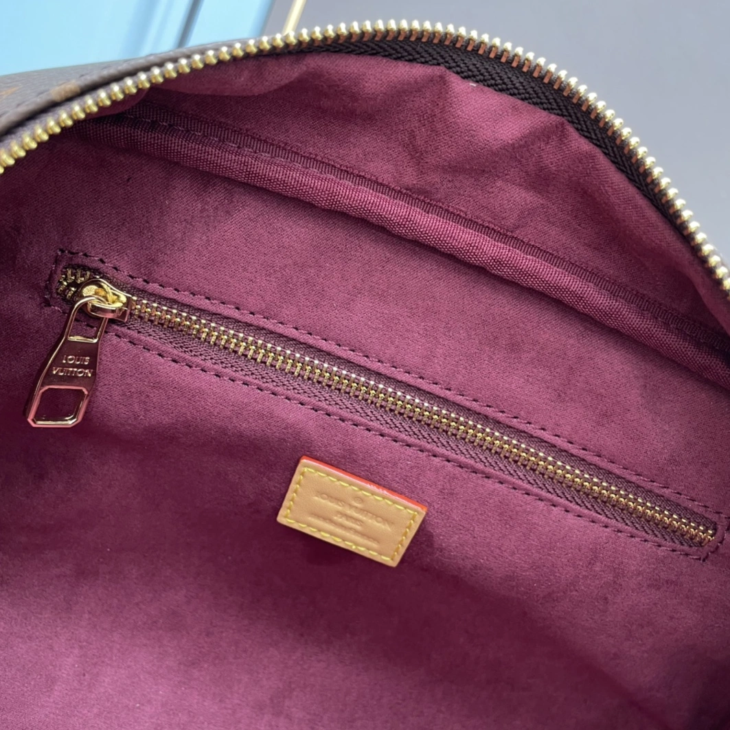 Louis Vuitton AAA Quality Handbags For Women Vibrant 7422
