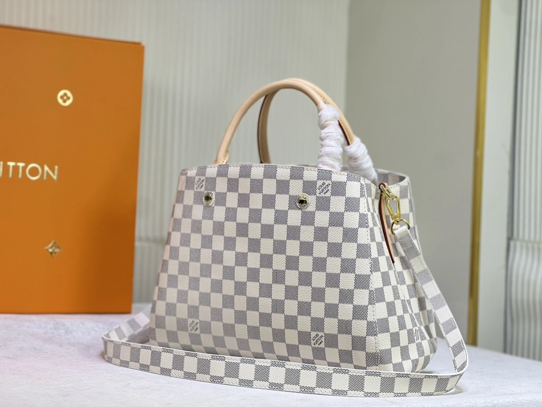 Louis Vuitton AAA Quality Handbags For Women Vibrant 7487
