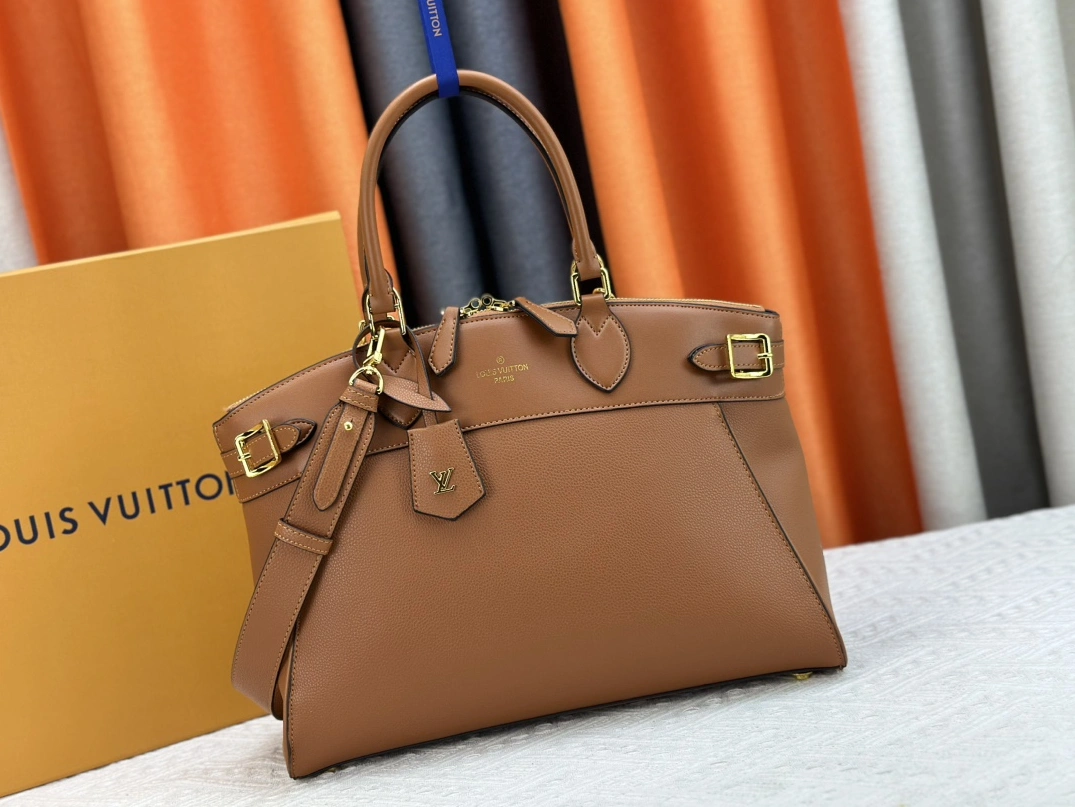 Louis Vuitton AAA Quality Handbags For Women WellDesigned 4801