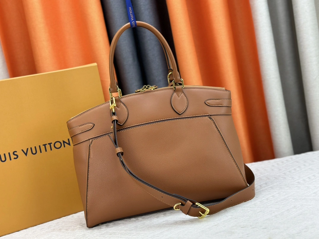Louis Vuitton AAA Quality Handbags For Women WellDesigned 4801
