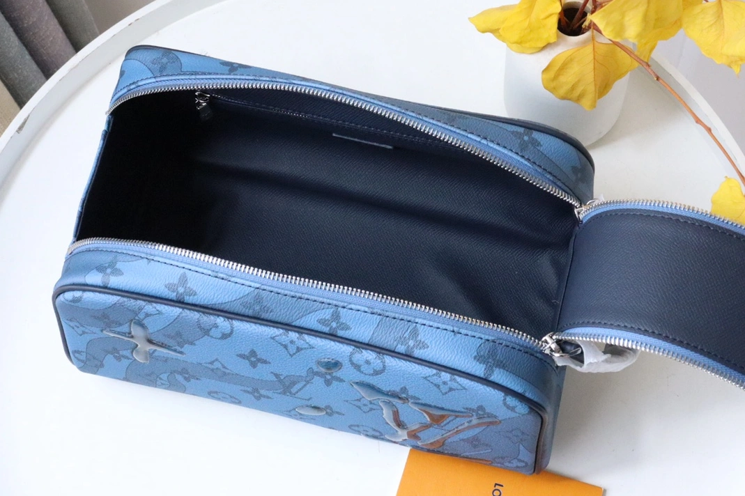 Louis Vuitton AAA Quality Handbags For Women WellDesigned 9768