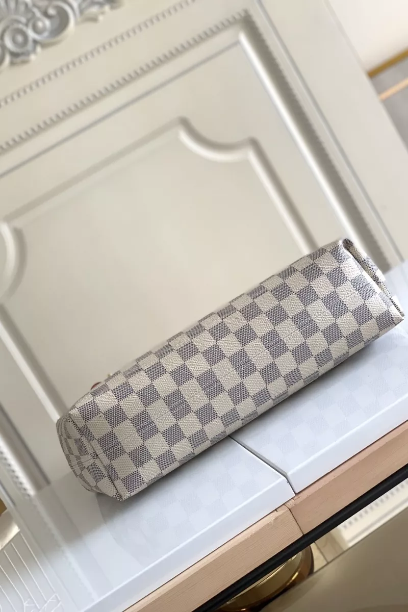 Louis Vuitton AAA Quality Handbags In Pink For Women Sleek 187