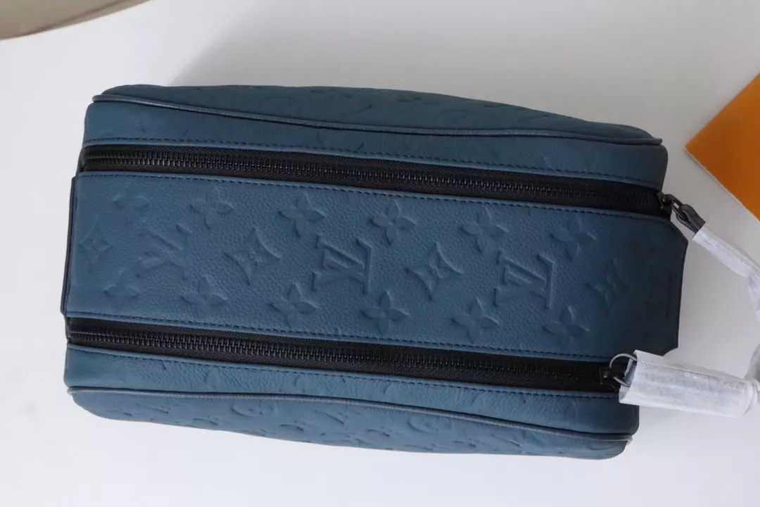 Louis Vuitton AAA Quality Handbags Stylish 4283