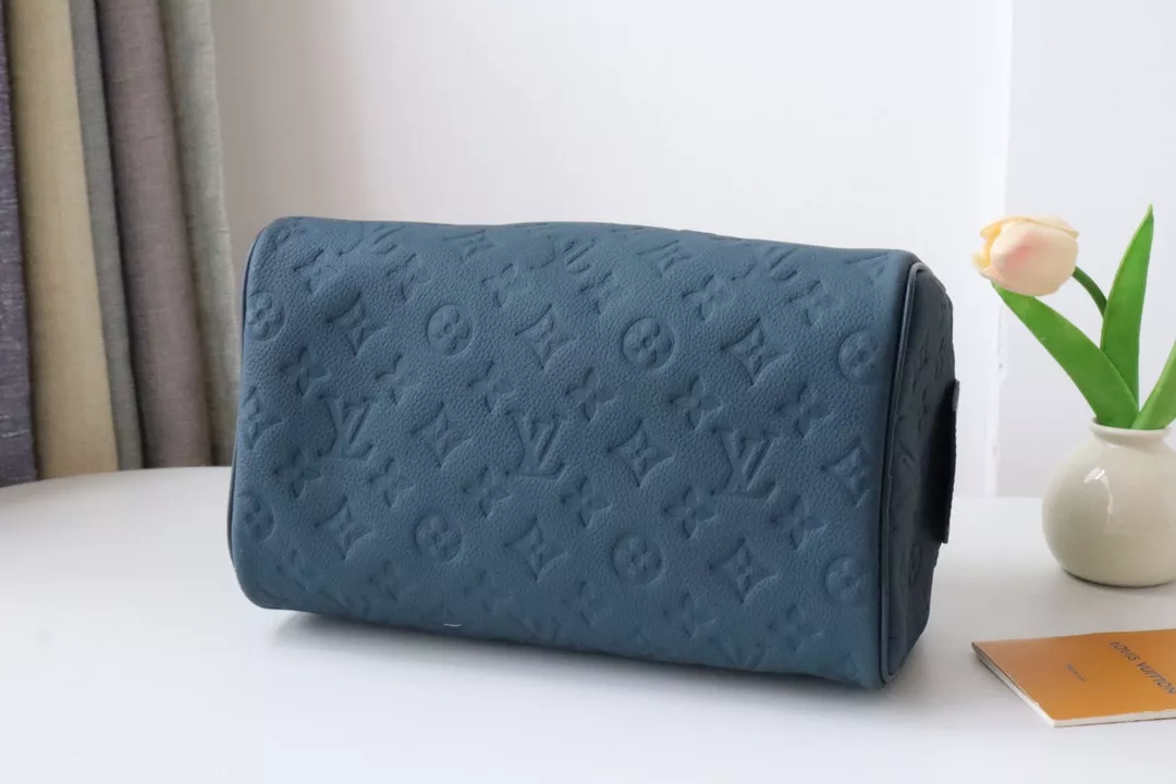 Louis Vuitton AAA Quality Handbags Stylish 4283