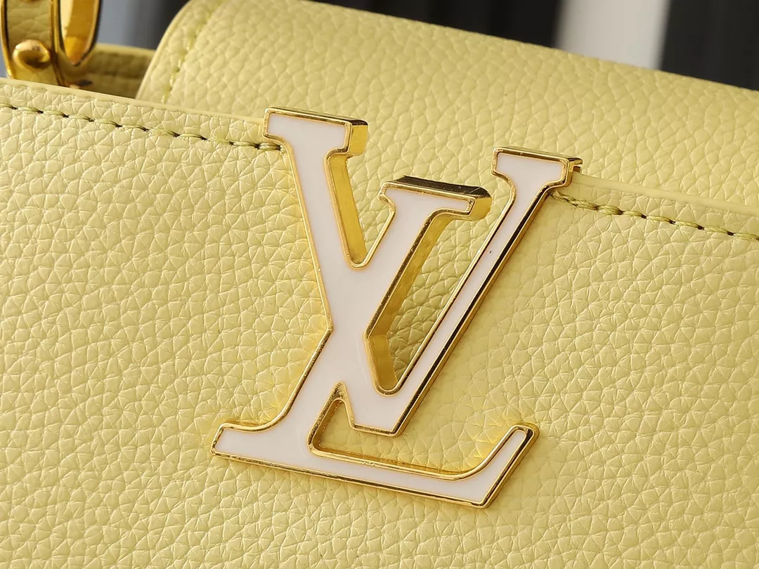 Louis Vuitton AAA Quality Messenger Bags For Unisex Affordable 3320