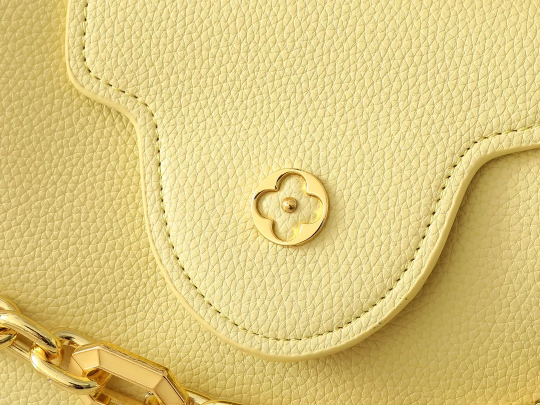 Louis Vuitton AAA Quality Messenger Bags For Unisex Affordable 3320