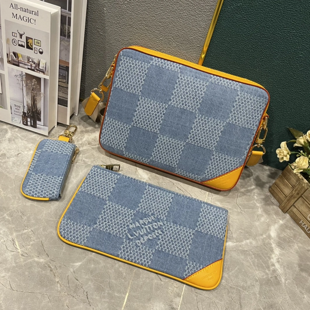 Louis Vuitton AAA Quality Messenger Bags For Unisex Comfortable 4353