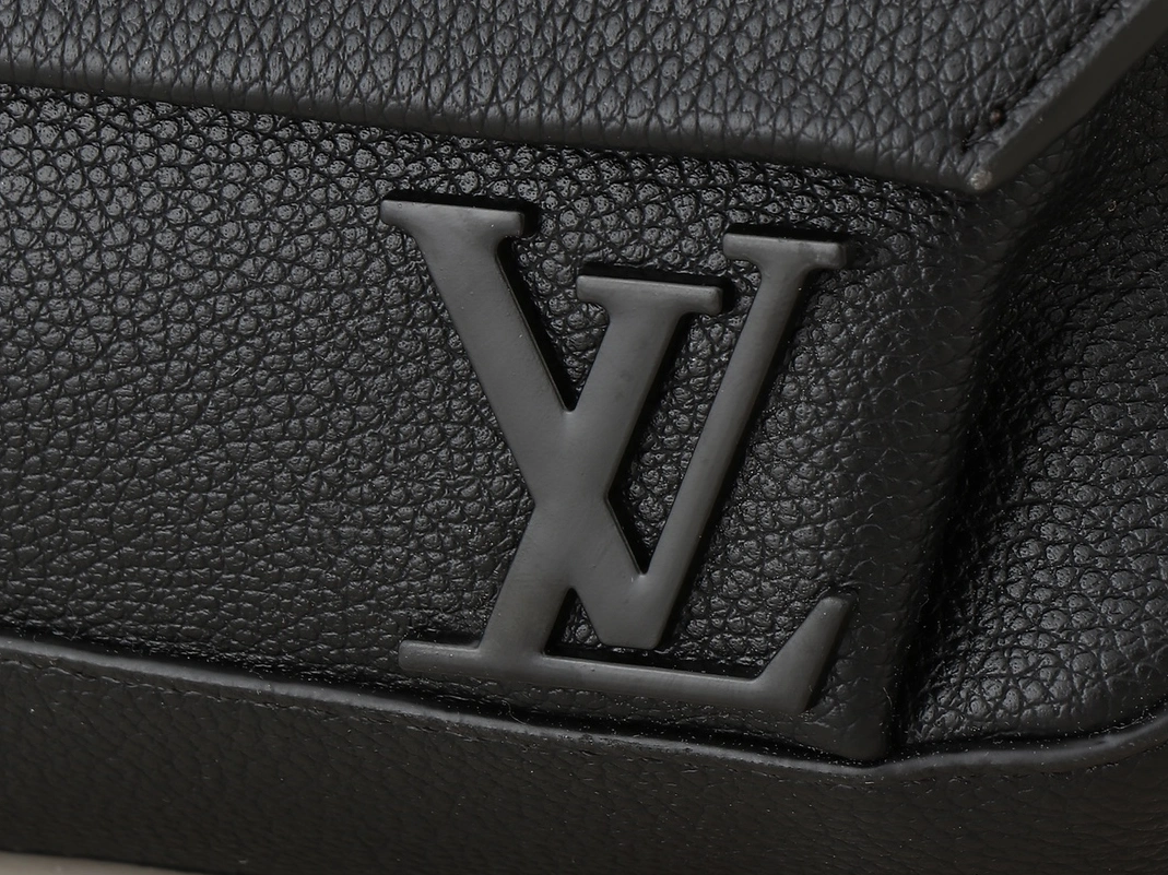 Louis Vuitton AAA Quality Messenger Bags For Unisex Compact 3270