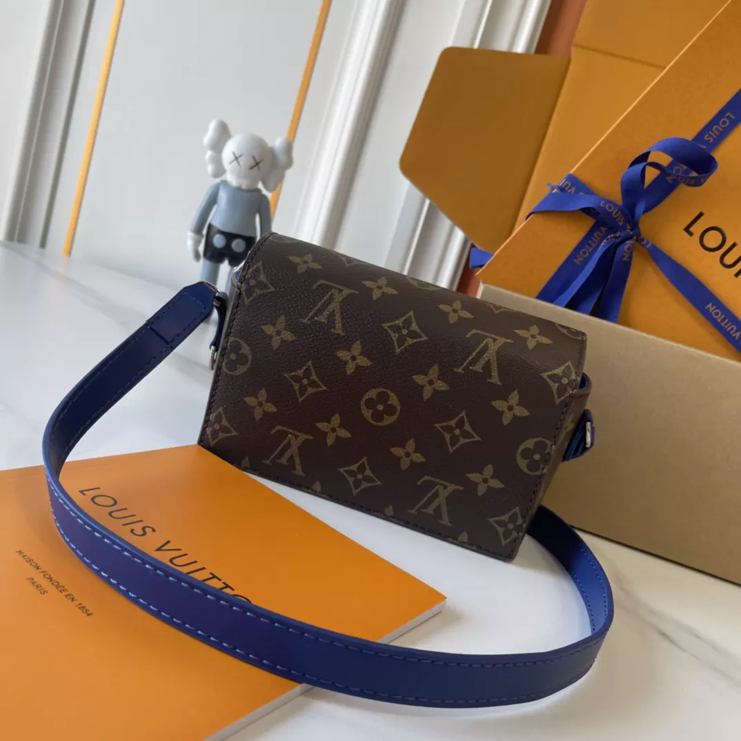Louis Vuitton AAA Quality Messenger Bags For Unisex Compact 6224
