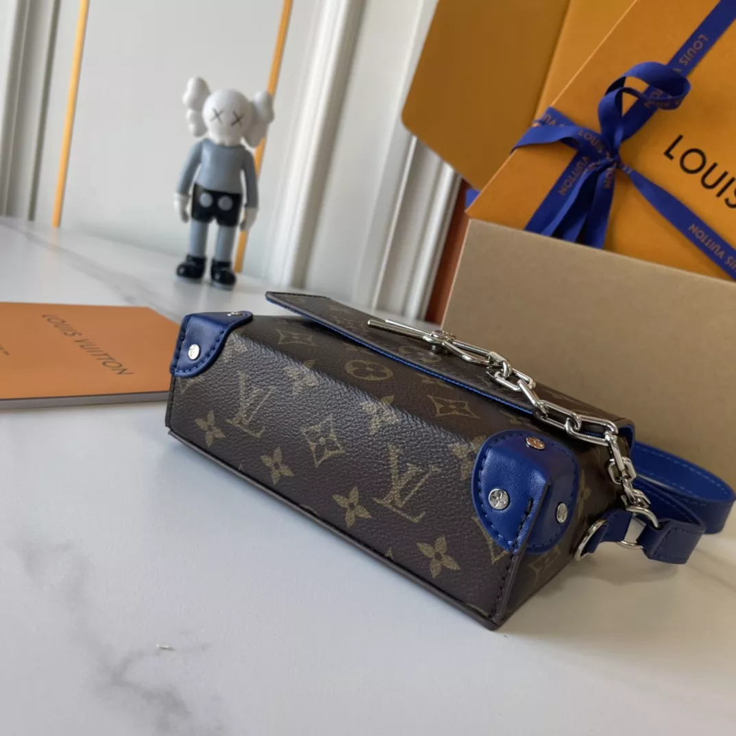Louis Vuitton AAA Quality Messenger Bags For Unisex Compact 6224