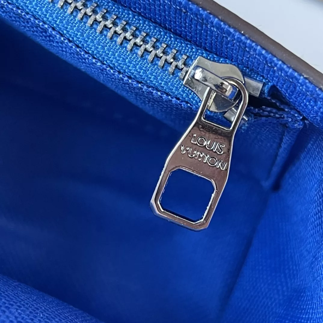 Louis Vuitton AAA Quality Messenger Bags For Unisex Compact 6224