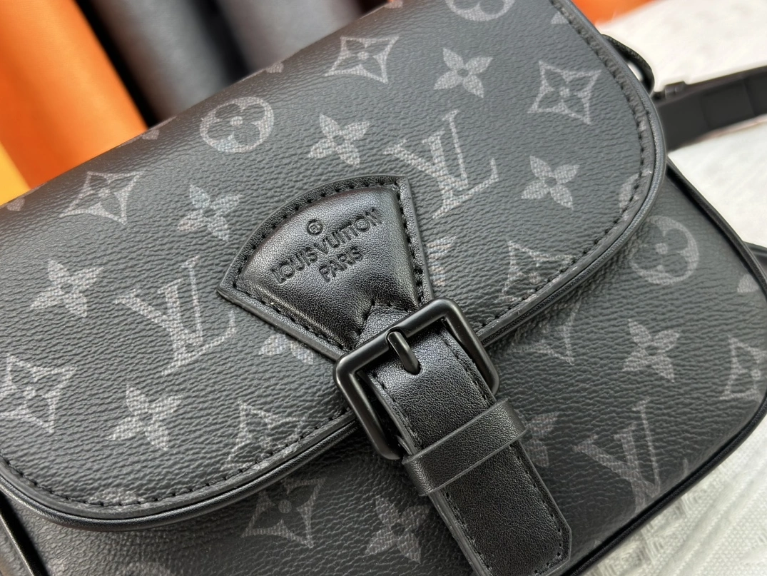 Louis Vuitton AAA Quality Messenger Bags For Unisex DailyWear 9174