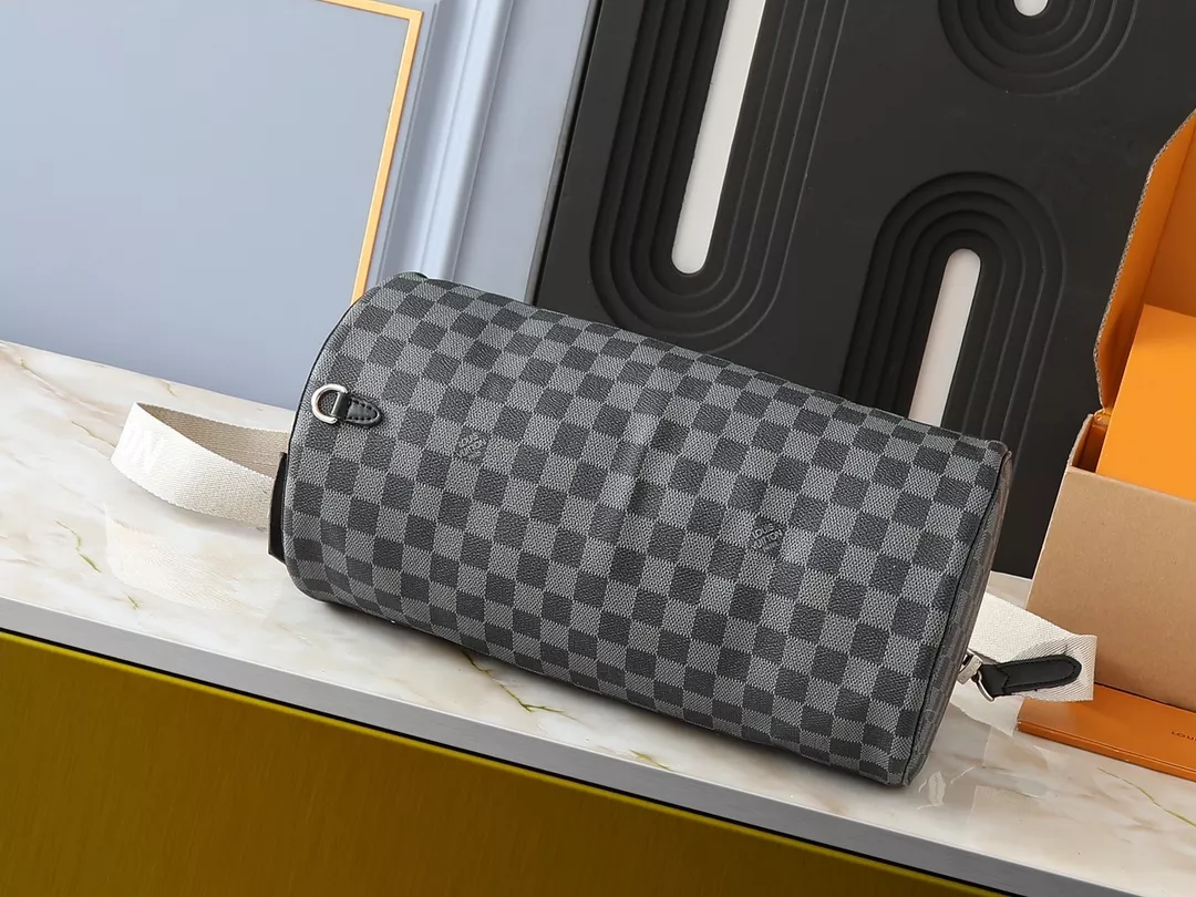 Louis Vuitton AAA Quality Messenger Bags For Unisex Durable 2423
