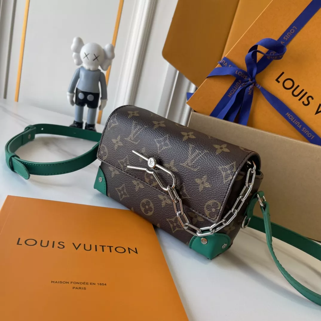 Louis Vuitton AAA Quality Messenger Bags For Unisex Durable 5378
