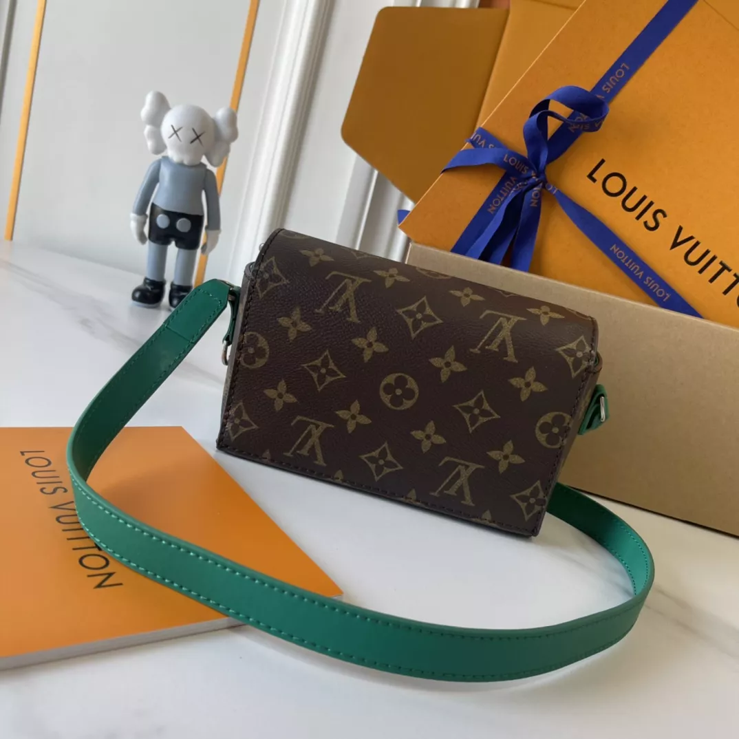 Louis Vuitton AAA Quality Messenger Bags For Unisex Durable 5378