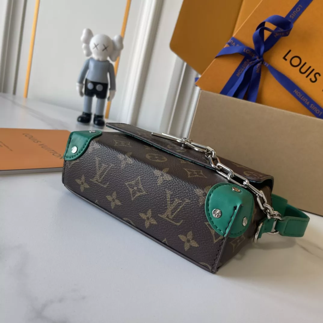Louis Vuitton AAA Quality Messenger Bags For Unisex Durable 5378
