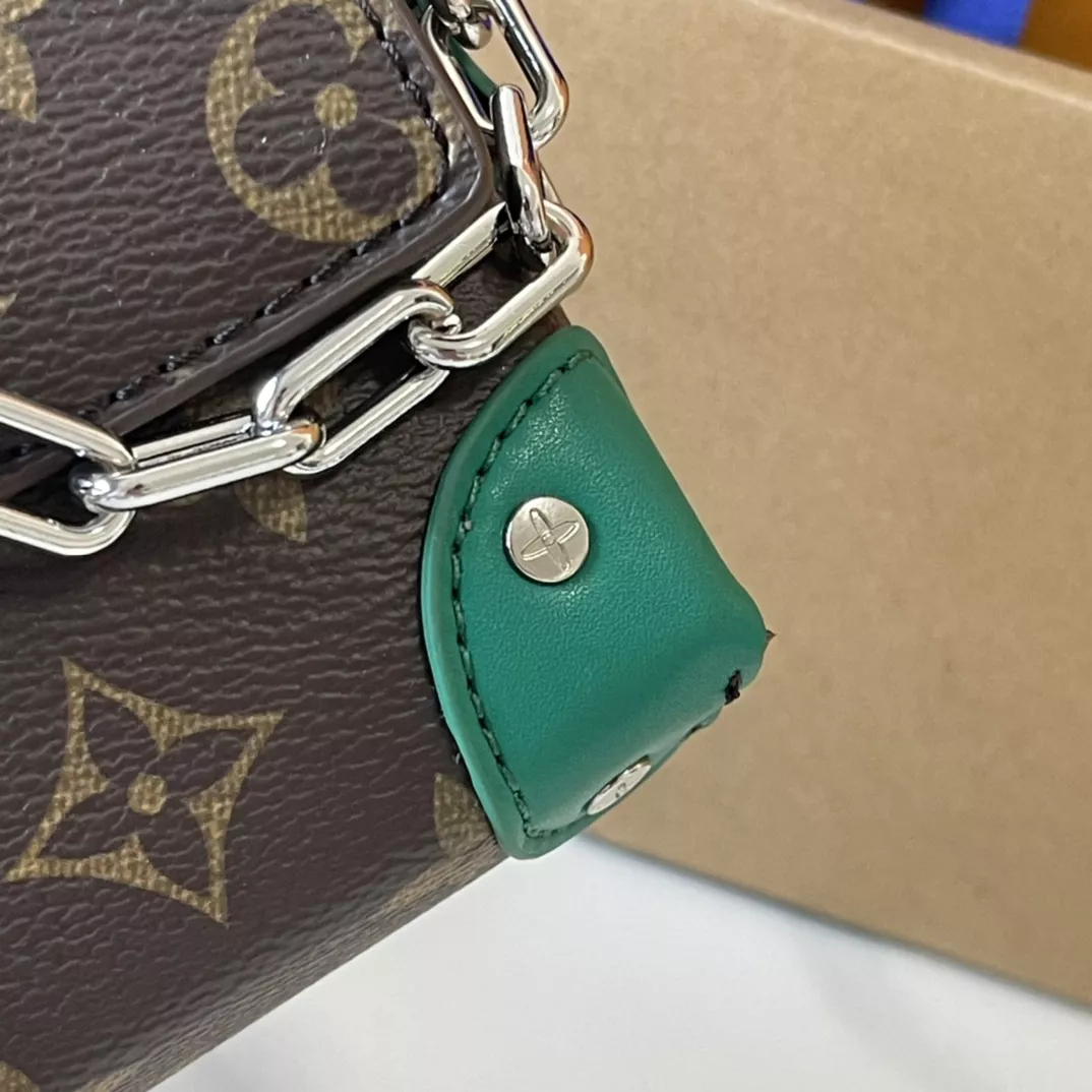Louis Vuitton AAA Quality Messenger Bags For Unisex Durable 5378