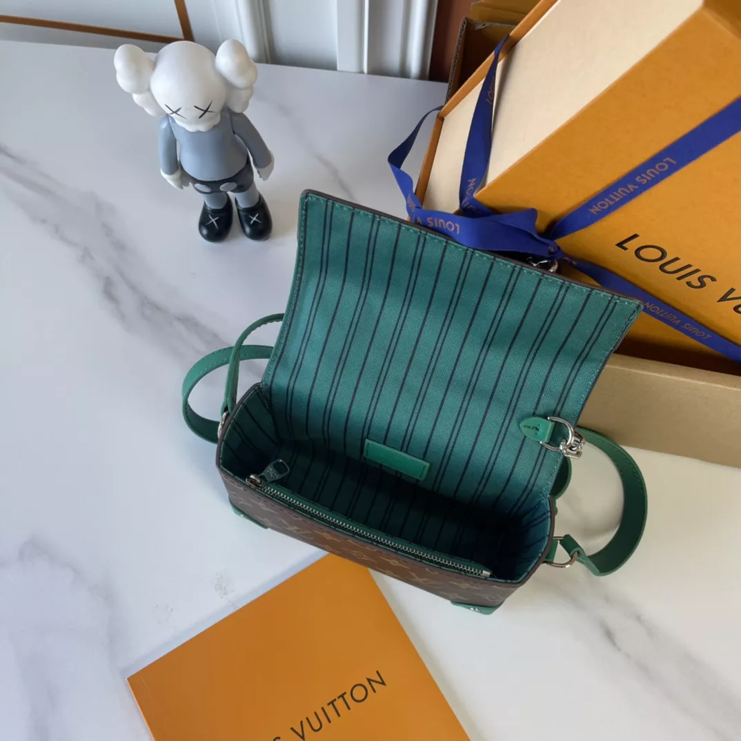 Louis Vuitton AAA Quality Messenger Bags For Unisex Durable 5378