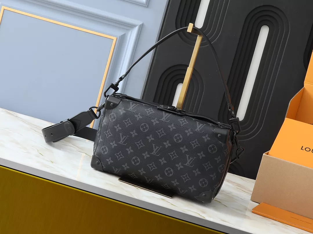 Louis Vuitton AAA Quality Messenger Bags For Unisex EasyMatch 4490