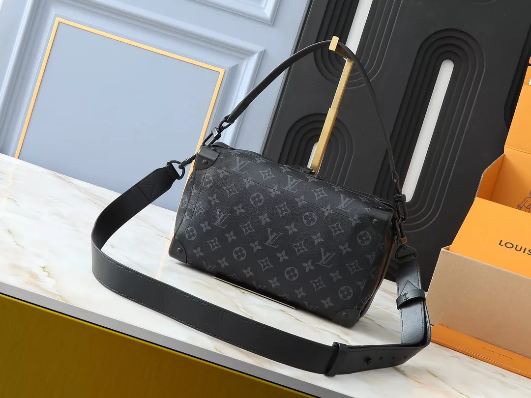 Louis Vuitton AAA Quality Messenger Bags For Unisex EasyMatch 4490