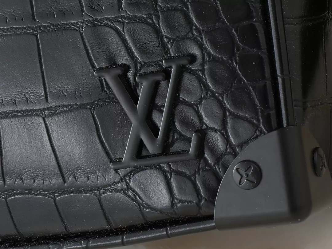 Louis Vuitton AAA Quality Messenger Bags For Unisex Elegant 1842