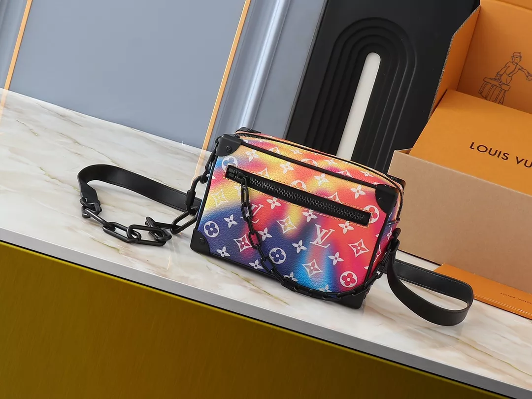 Louis Vuitton AAA Quality Messenger Bags For Unisex GoAnywhere 6302