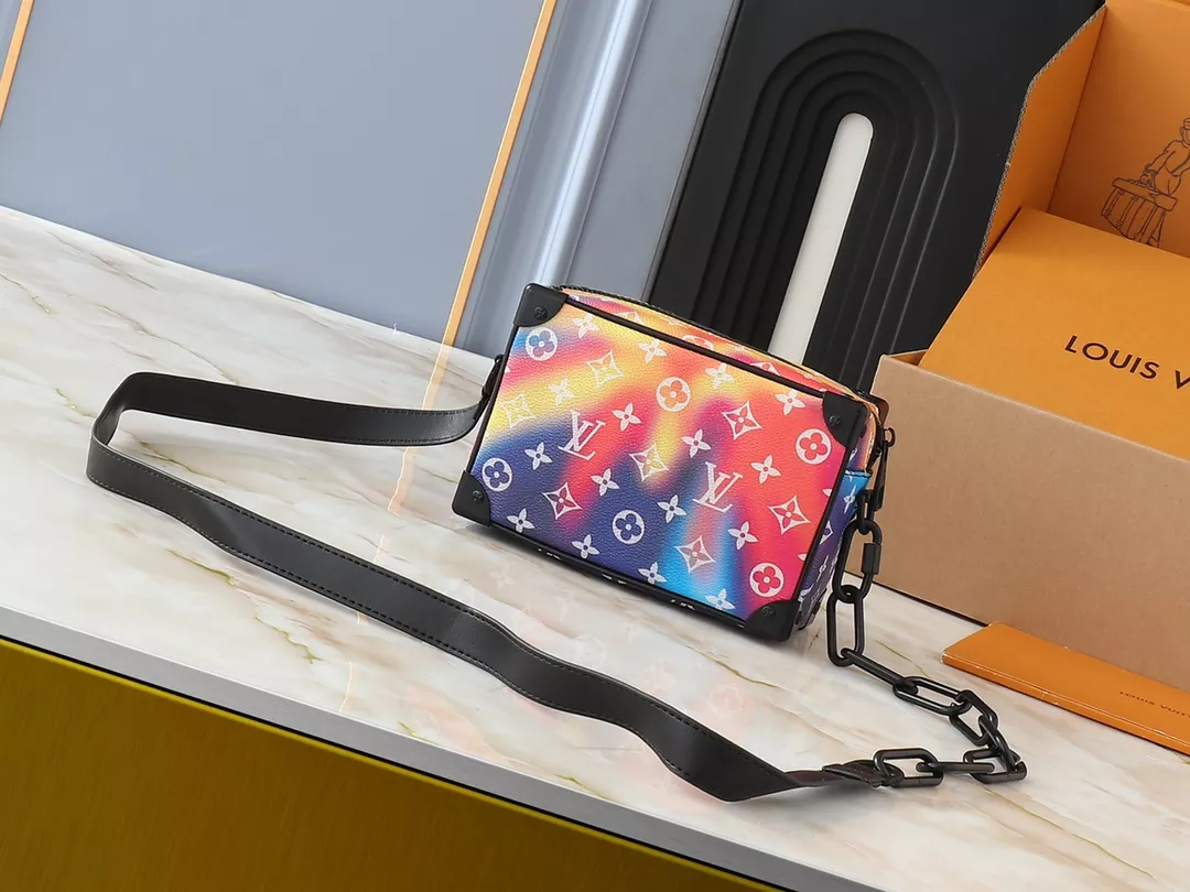 Louis Vuitton AAA Quality Messenger Bags For Unisex GoAnywhere 6302