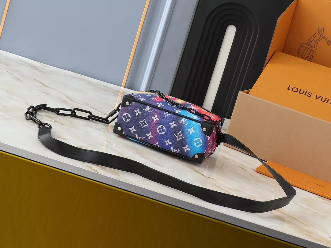 Louis Vuitton AAA Quality Messenger Bags For Unisex GoAnywhere 6302