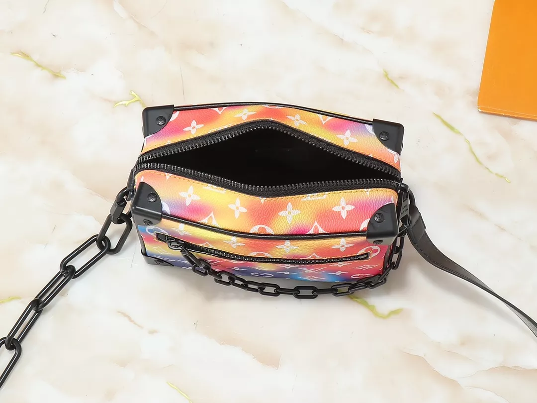 Louis Vuitton AAA Quality Messenger Bags For Unisex GoAnywhere 6302