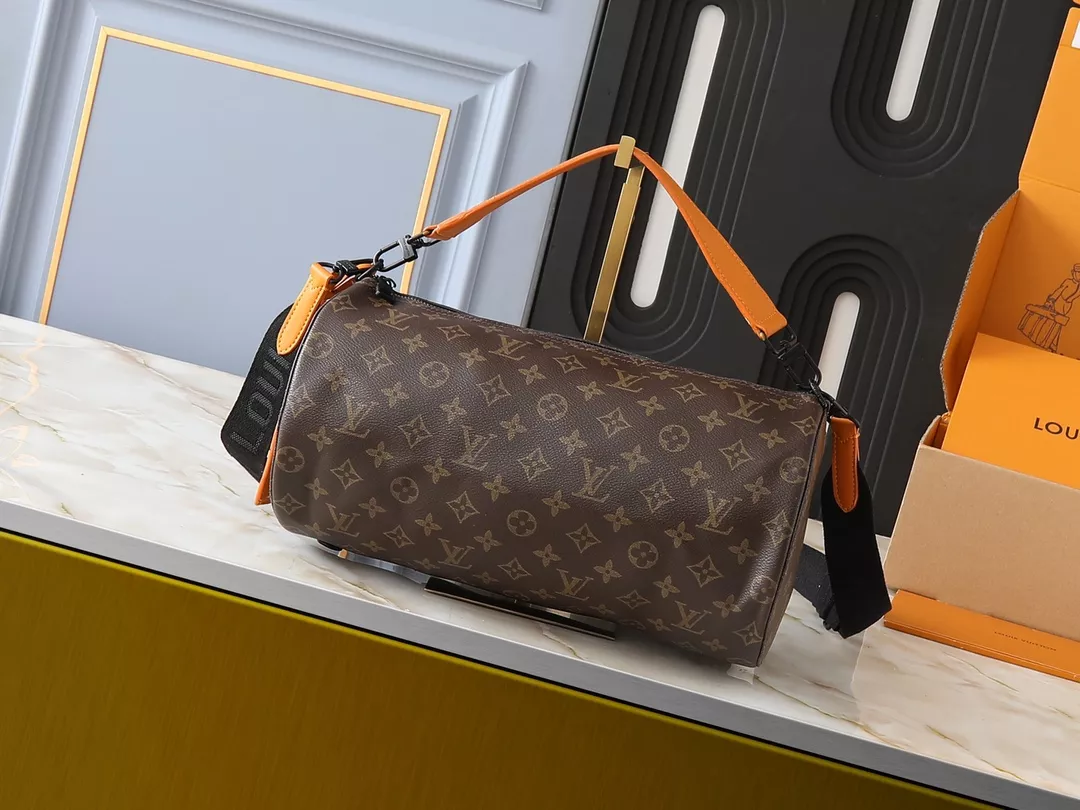 Louis Vuitton AAA Quality Messenger Bags For Unisex GoodFit 3404