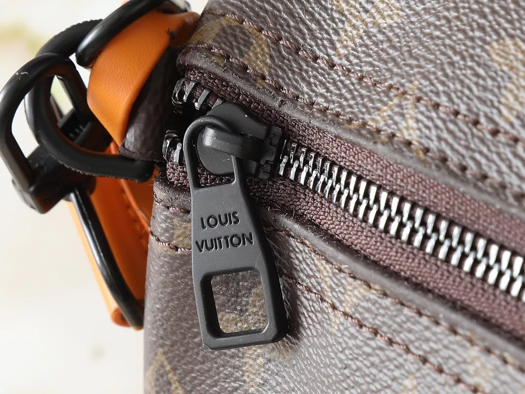 Louis Vuitton AAA Quality Messenger Bags For Unisex GoodFit 3404